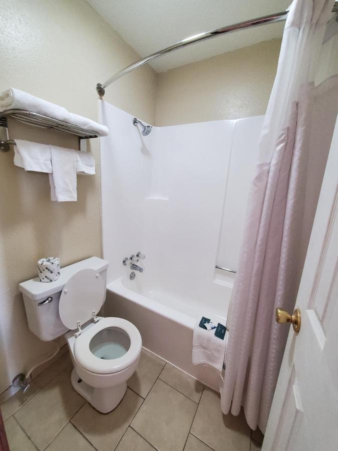 Relax Inn Henryetta 外观 照片