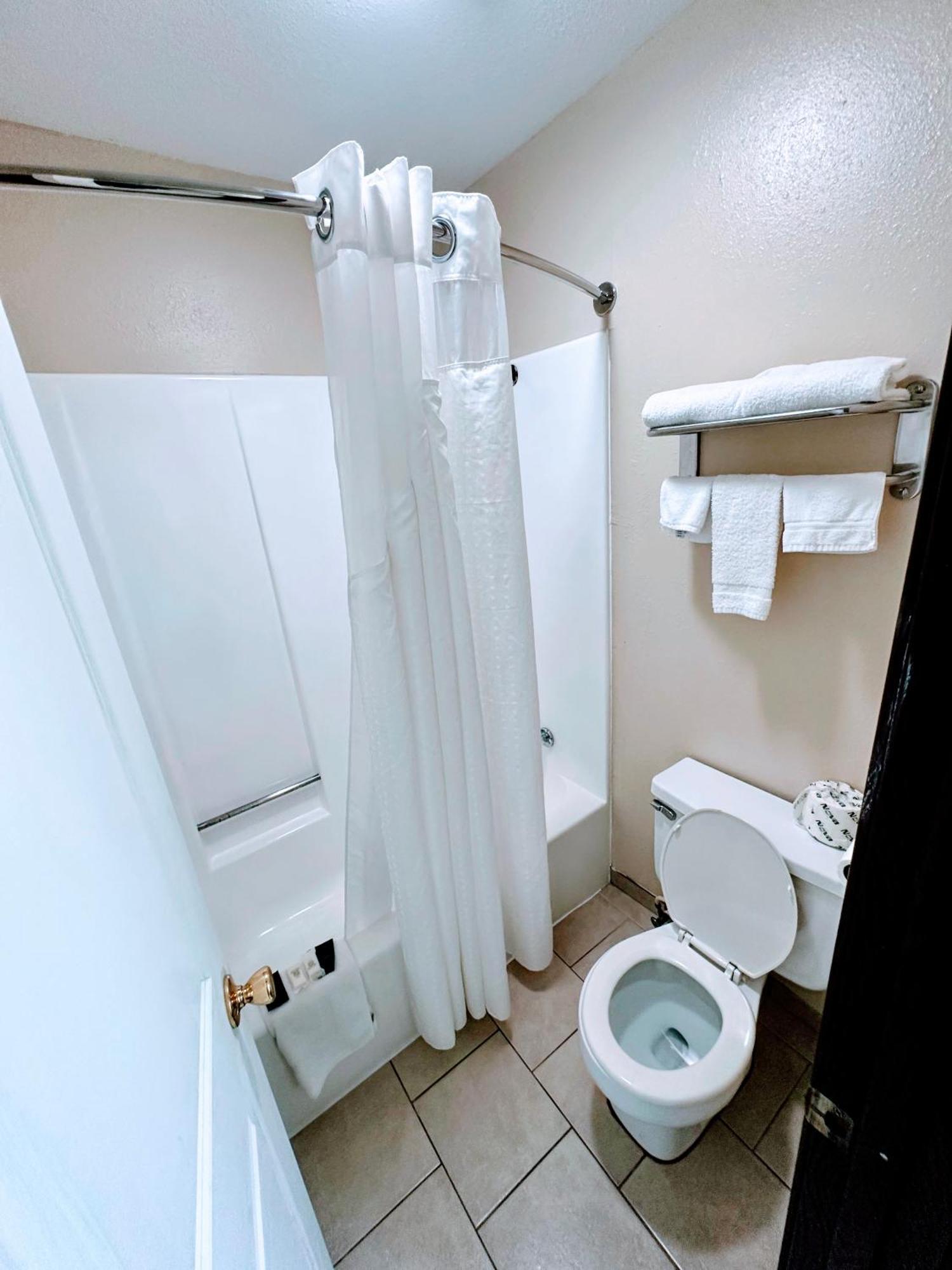 Relax Inn Henryetta 外观 照片